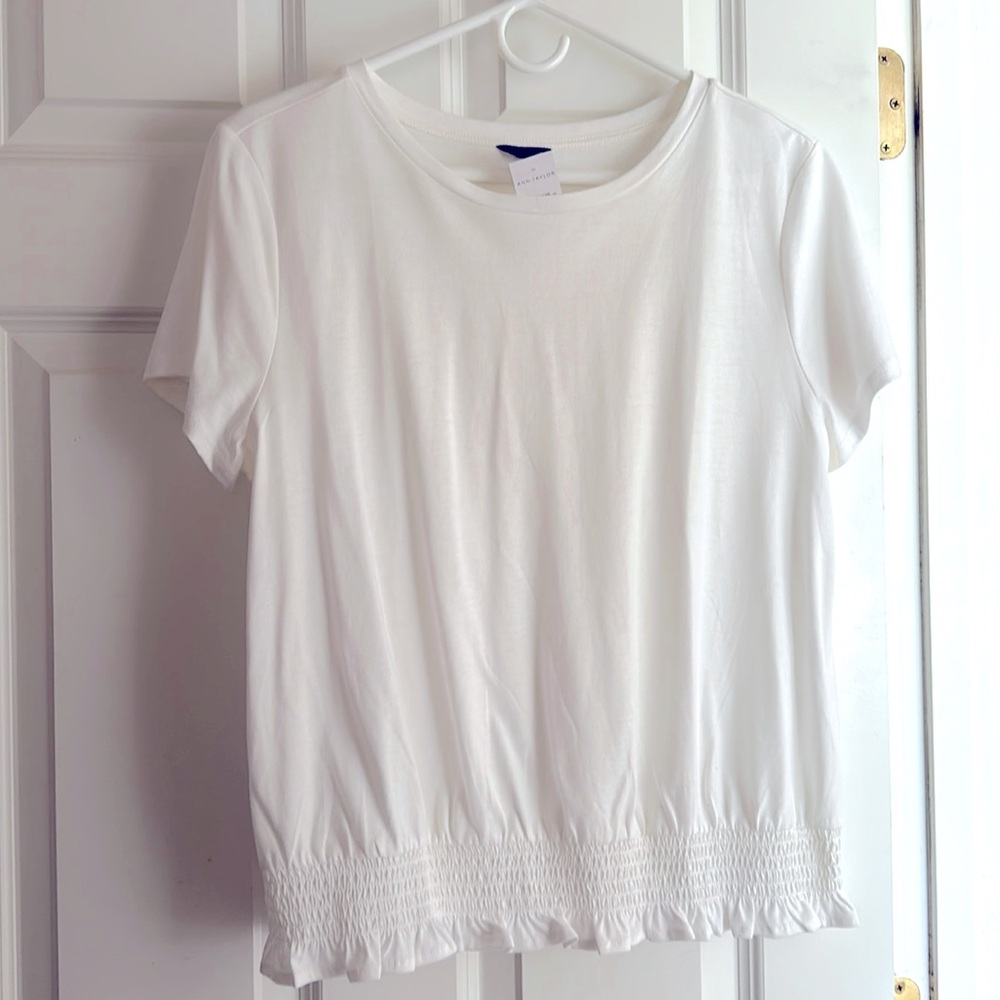 New Ann Taylor White Tee - Women’s Large